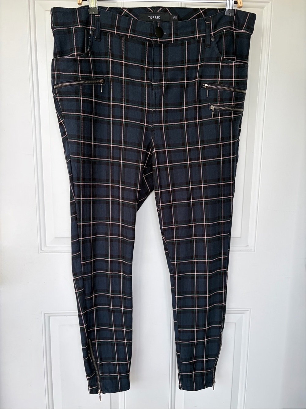 •TORRID• Plaid Skinny Moto Ankle Pants - Size 16
